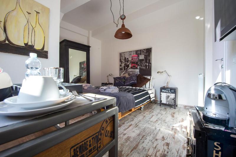 Double or Twin Room with Private Bathroom image 4