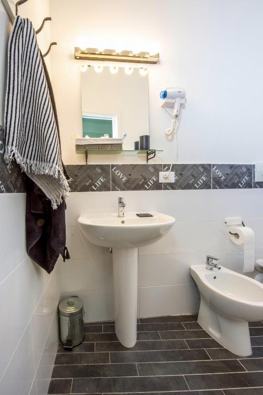 Double or Twin Room with Private Bathroom image 4
