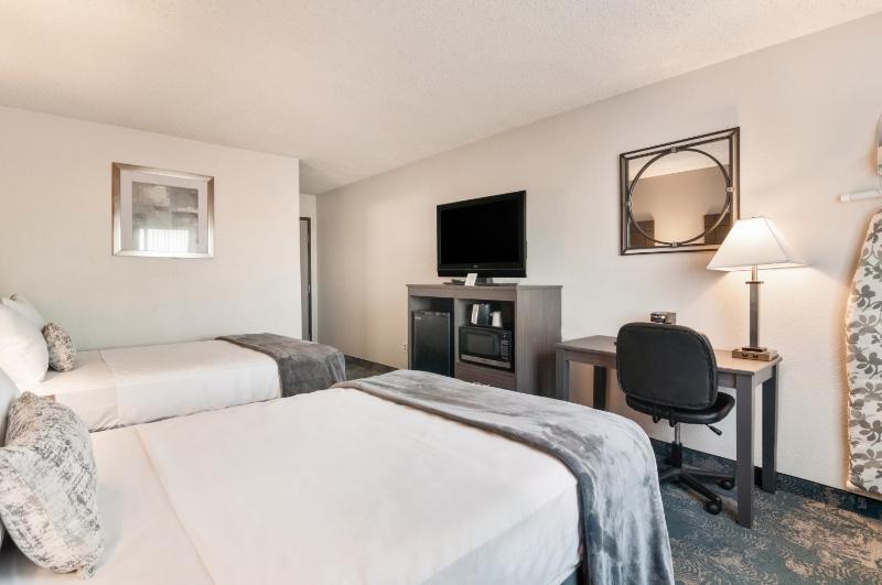 Double Room with Two Double Beds - Non-Smoking image 4