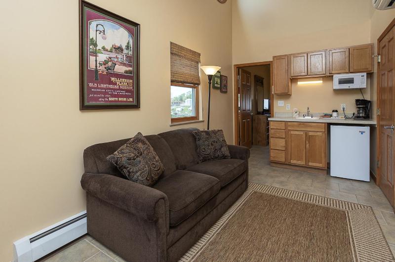 Deluxe Queen Suite image 1