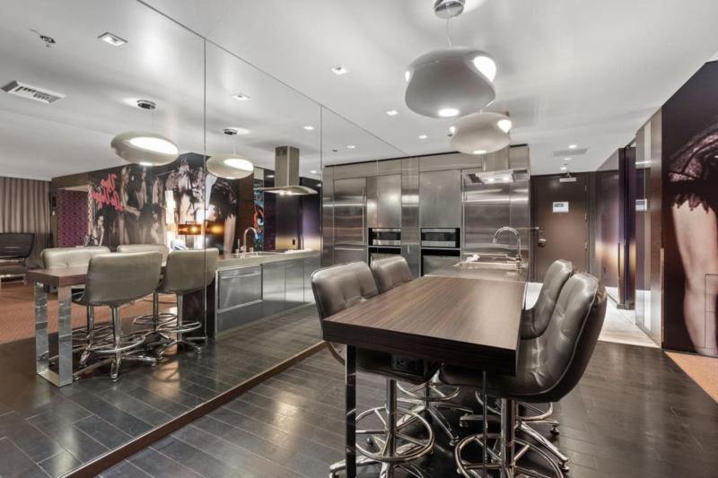 The Celine Riviera Suite at Palms Place - image 16
