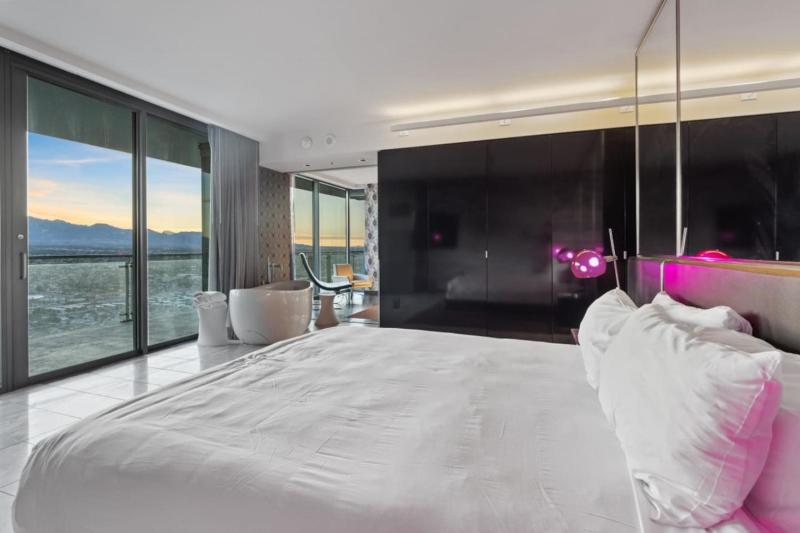 The Celine Riviera Suite at Palms Place - image 5