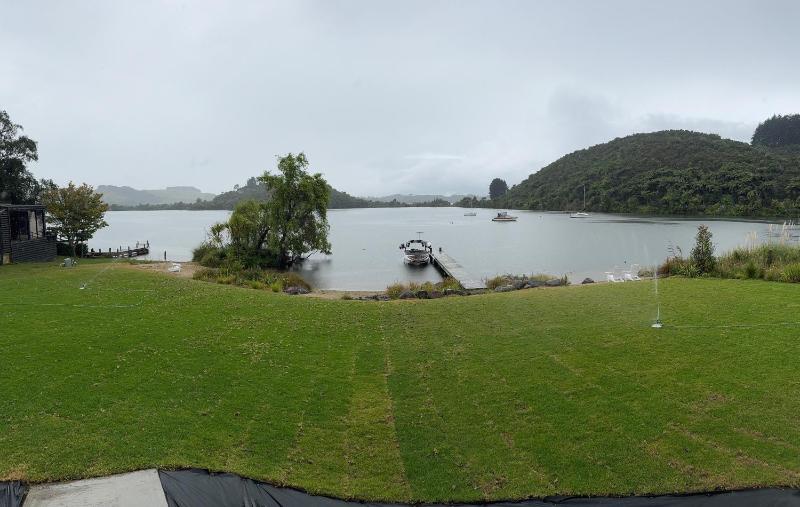 Lakefront Luxury - Lake Rotoiti Holiday Home - image 14