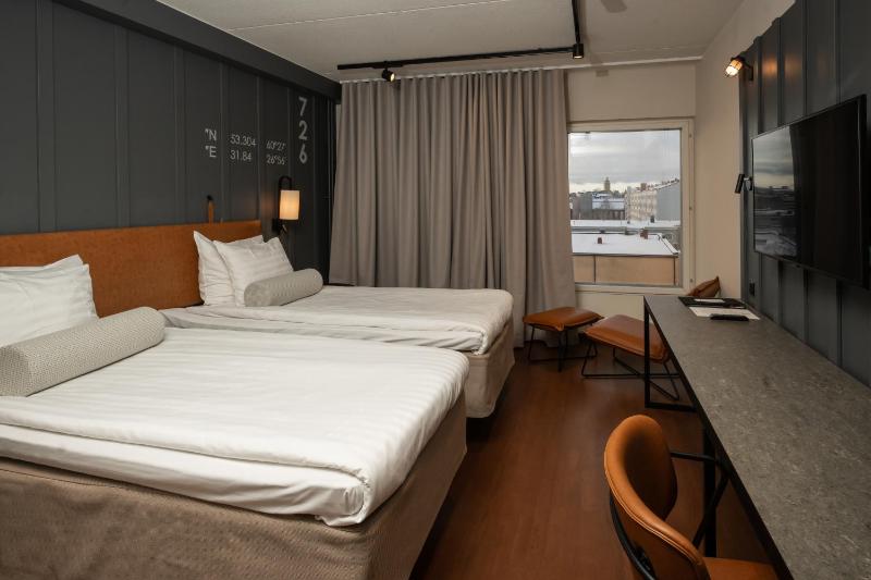 Standard Twin Room image 4