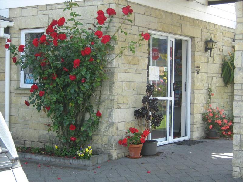Rose Court Motel - image 50
