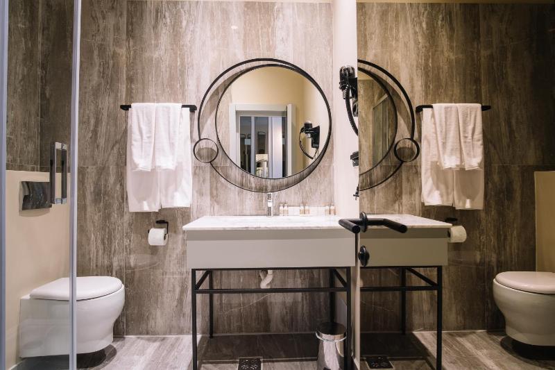 Superior Double Room image 2