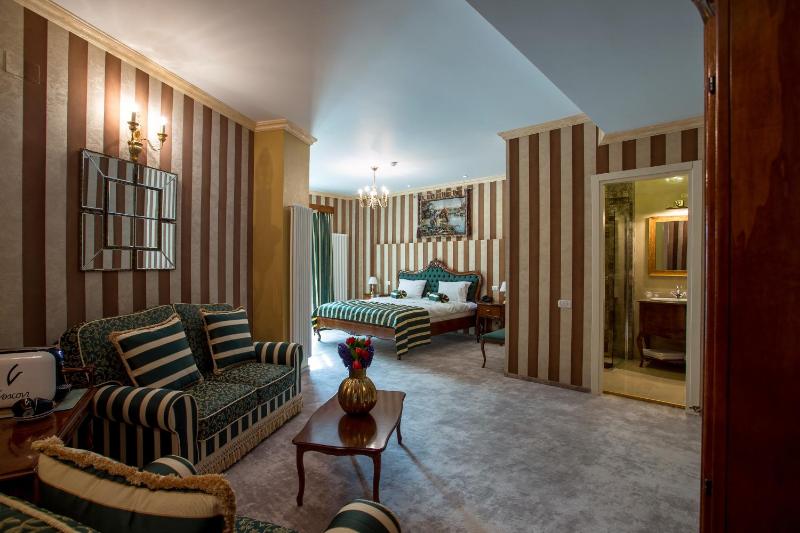 The Arlington Boutique Hotel - image 19