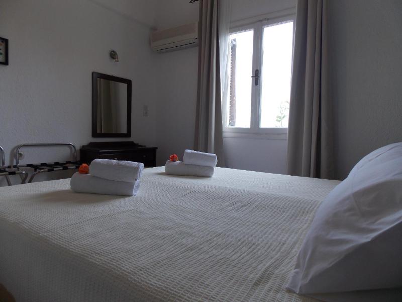 One-Bedroom Apartment with Sea View image 2