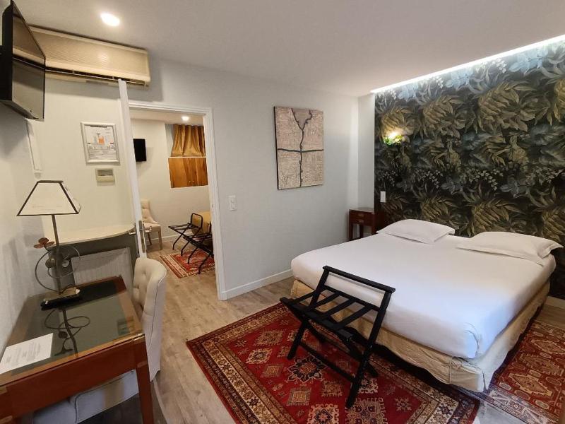 Two-Double Adjoining Rooms image 2