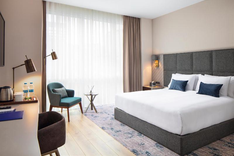 Superior King Room image 1