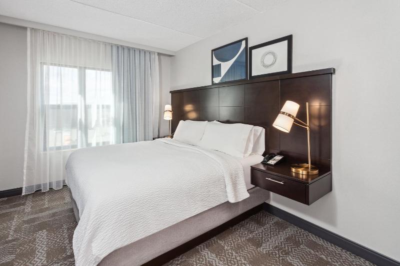 One-Bedroom King Suite image 3