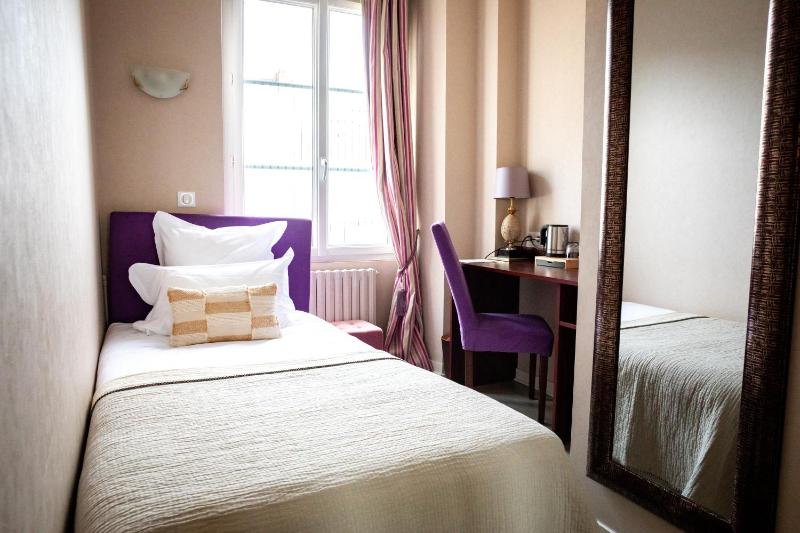Single Room image 3