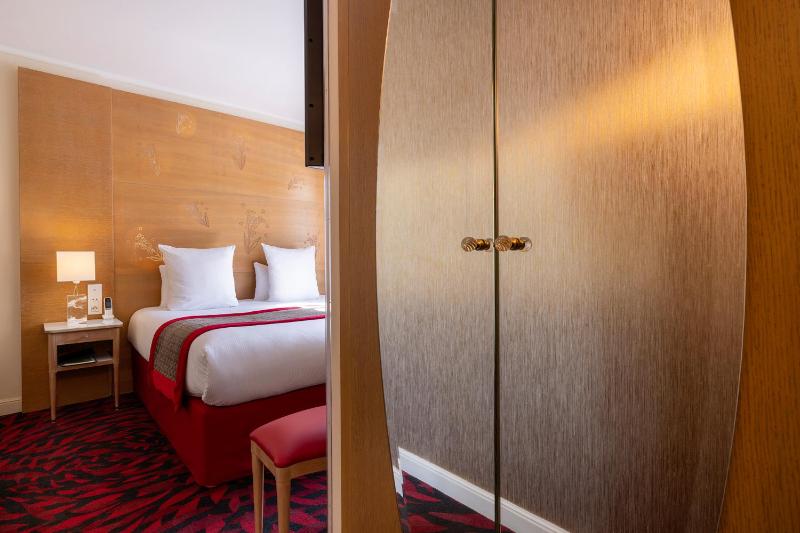 Two Connecting Rooms (5 persons) image 3