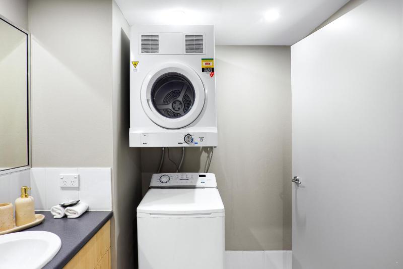 One-Bedroom Apartment image 1