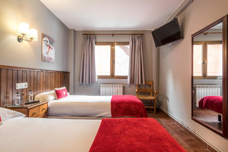 Budget Double Room image 2