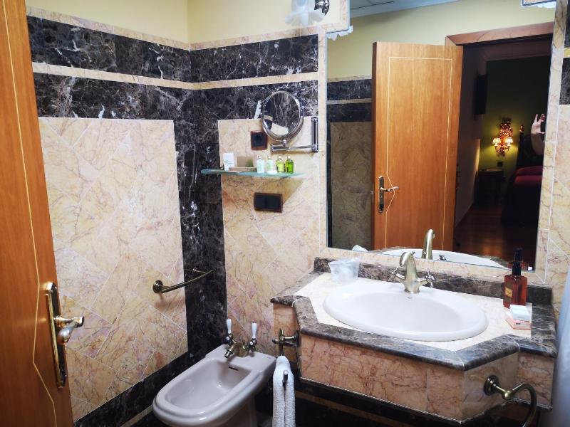 Double Room with Patio - Ground Floor image 2