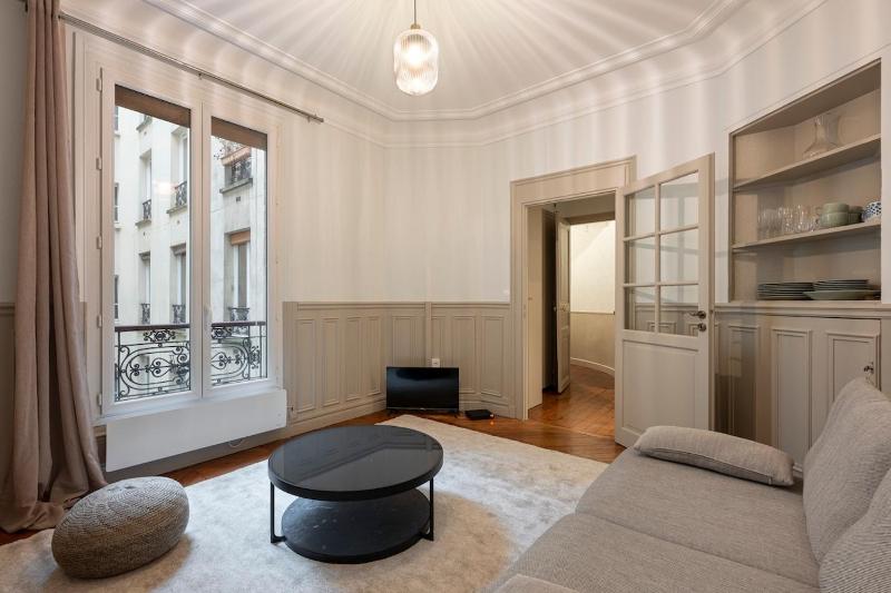 Appartement Élégant et Spacieux dans le 8ème - image 1
