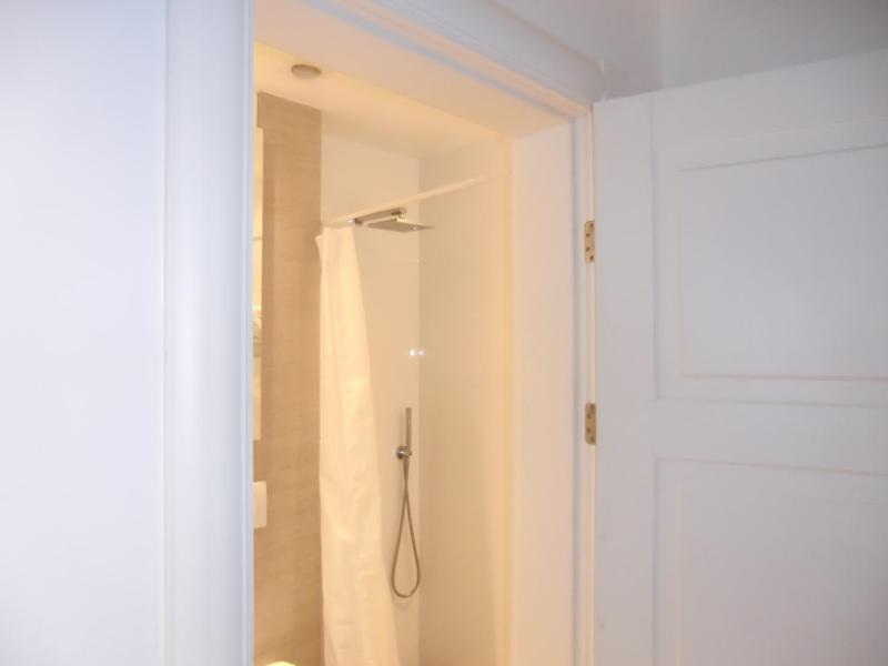 Next Apartment Bergstadastræti - image 11
