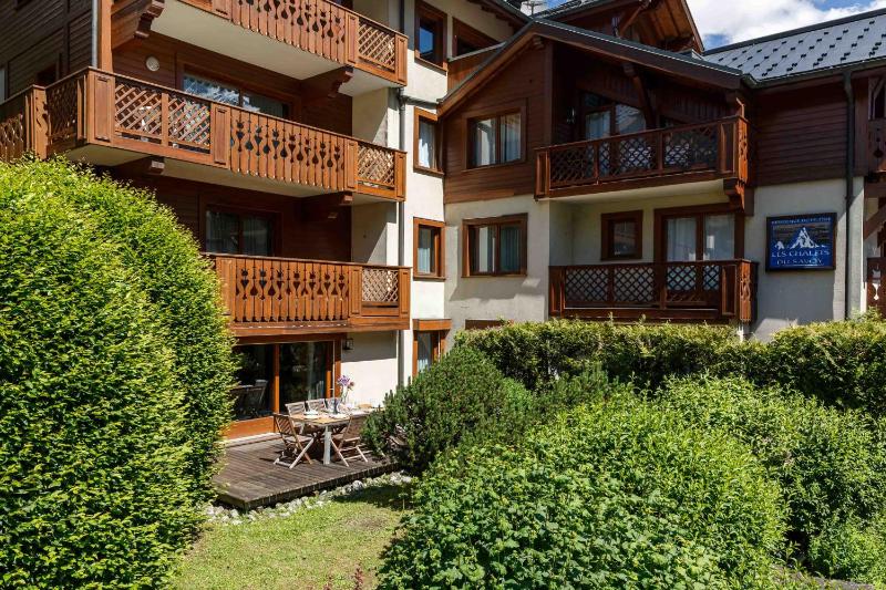 Apartment with Mountain View image 2