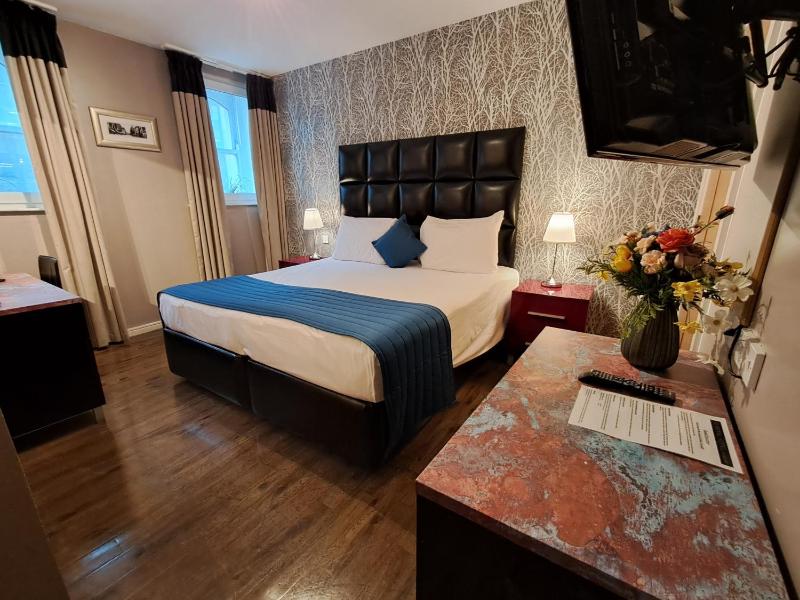 Standard Double Room image 1