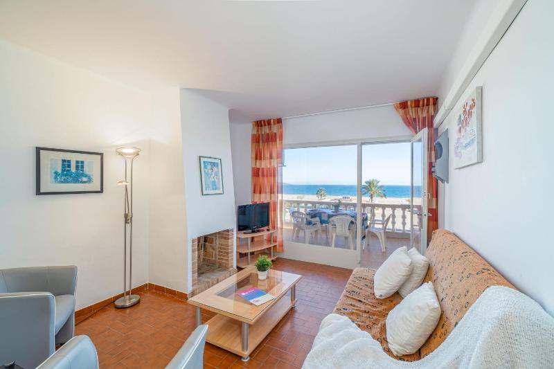 Basic Comfort Apartamento Gran Reserva Platja 0071 enfrente de la playa - image 24