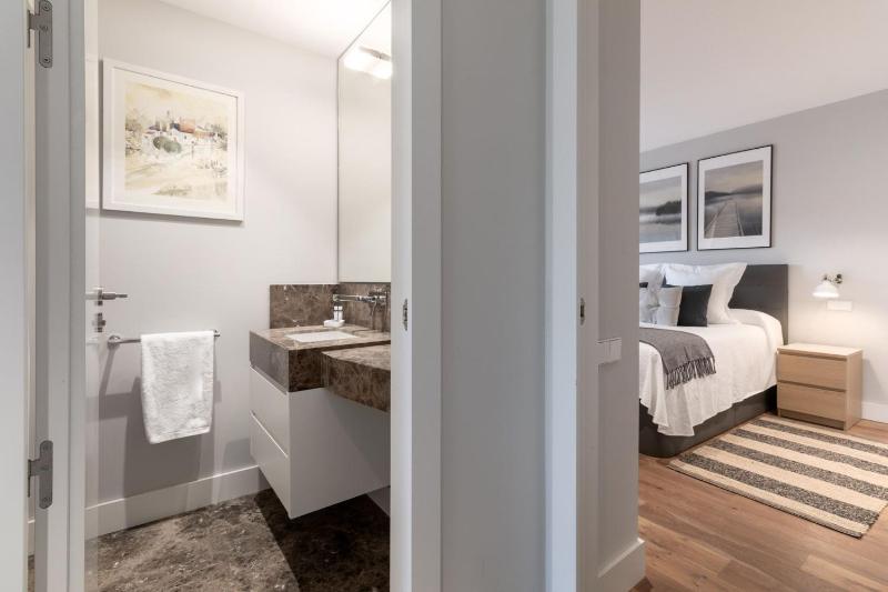 Stylish 1BR Apartment with City Views – Colón - image 2