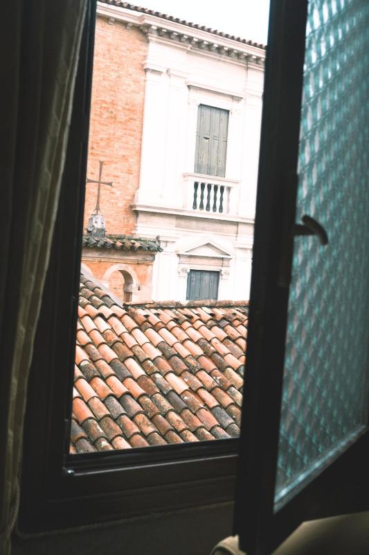 Deluxe Room with View image 3