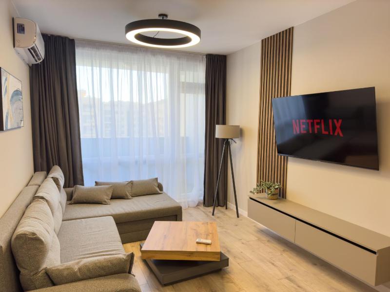 Modern and Spacious Two-Bedroom Apartment - image 18