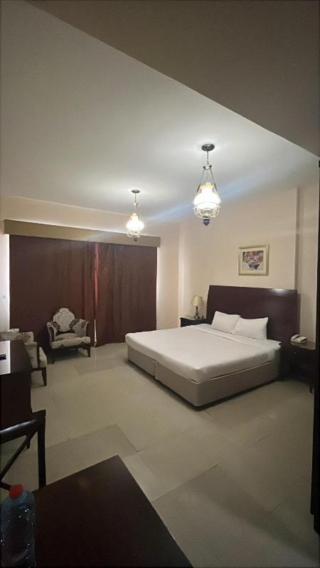 Studio Apartment image 4