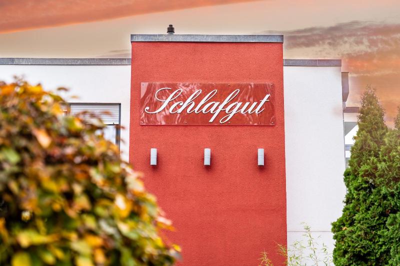 Small Double Room image 2