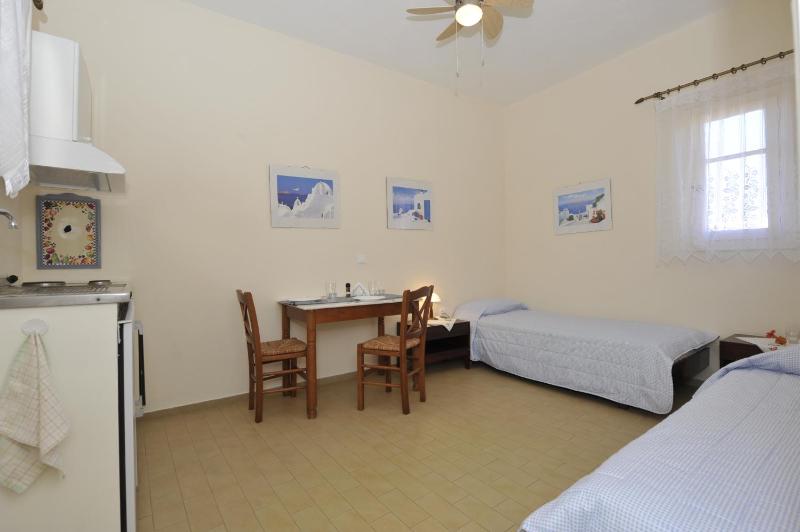 Family Room image 4