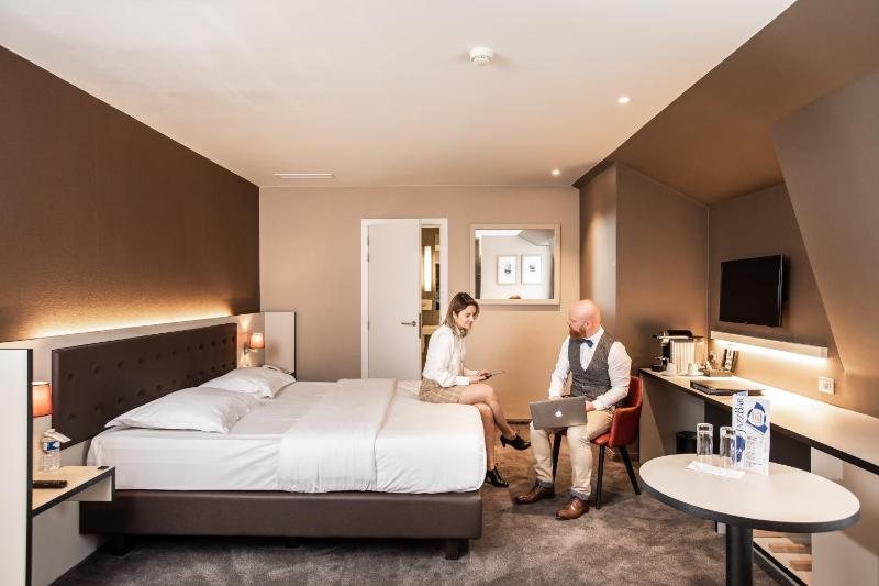 Superior Double or Twin Room image 3