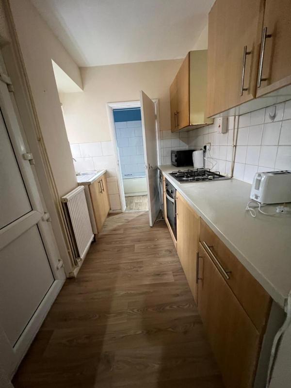 210 Welford Road - image 3
