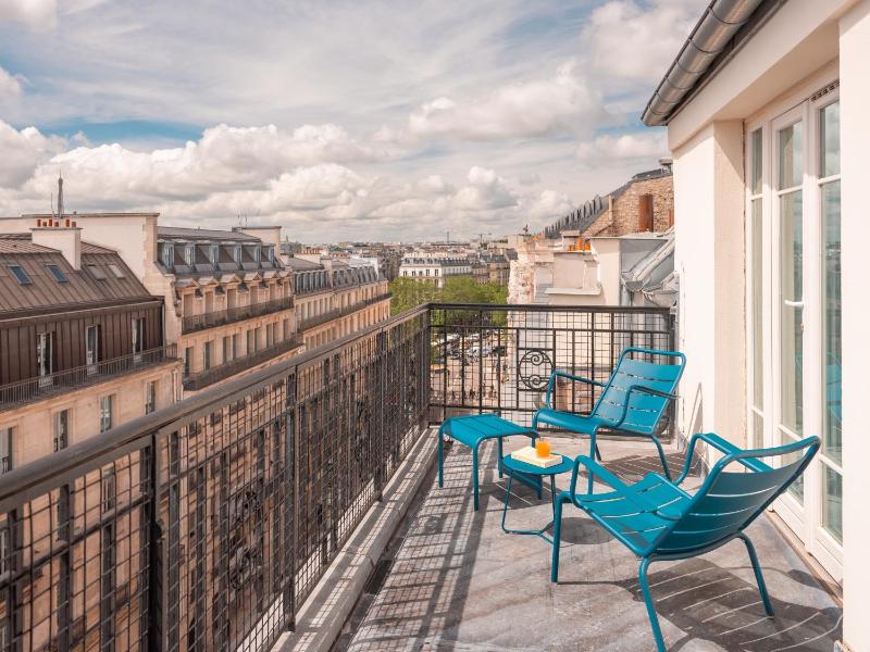 Suite with Terrace image 4