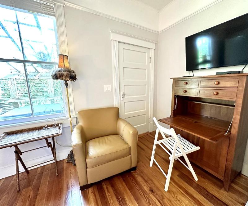 Lemon Street Retreat Renovated 1920 Craftman Half mile Stroll to Historic DT Beaches 3 mi to Vilano & 5 to St Aug - image 14