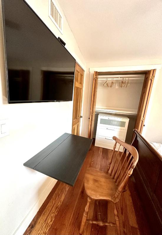 Lemon Street Retreat Renovated 1920 Craftman Half mile Stroll to Historic DT Beaches 3 mi to Vilano & 5 to St Aug - image 7