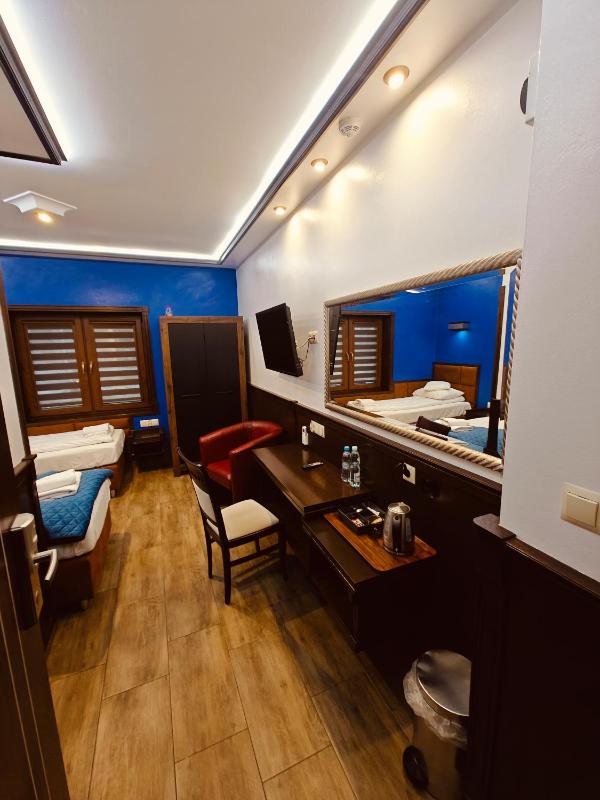 Double Room image 1