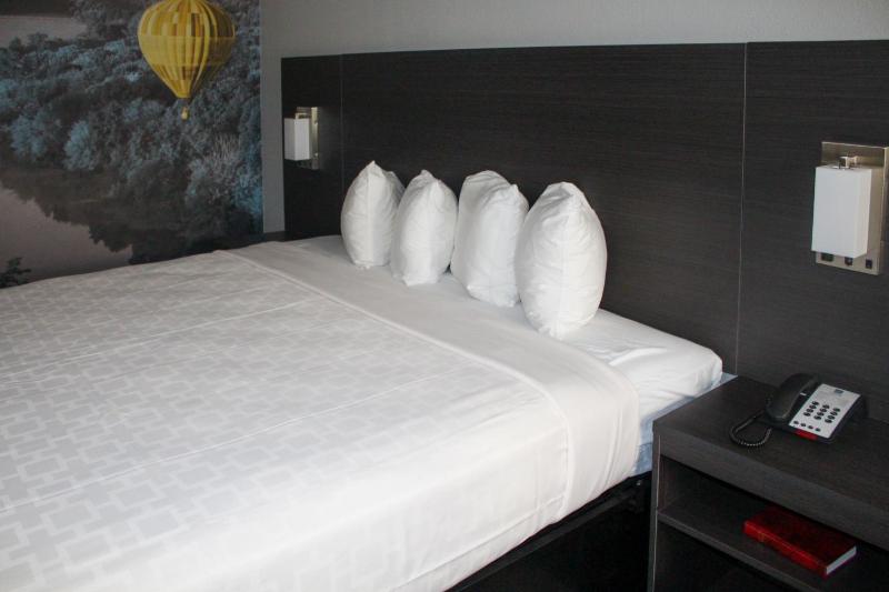 Standard King Room - Non Smoking image 2