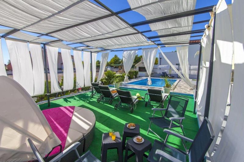 Five-Bedroom Holiday Home image 1