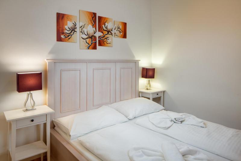 Double Room with Kitchenette image 2