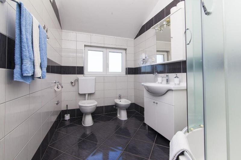 Five-Bedroom Holiday Home image 4