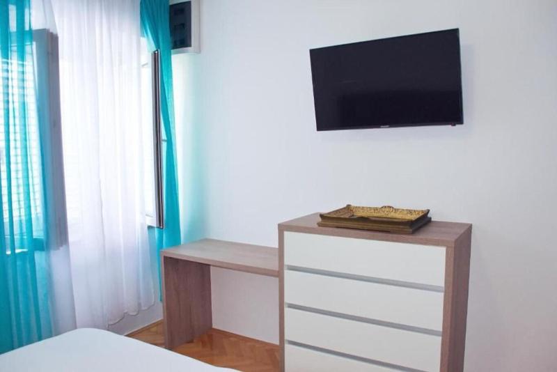 House Mari - image 17