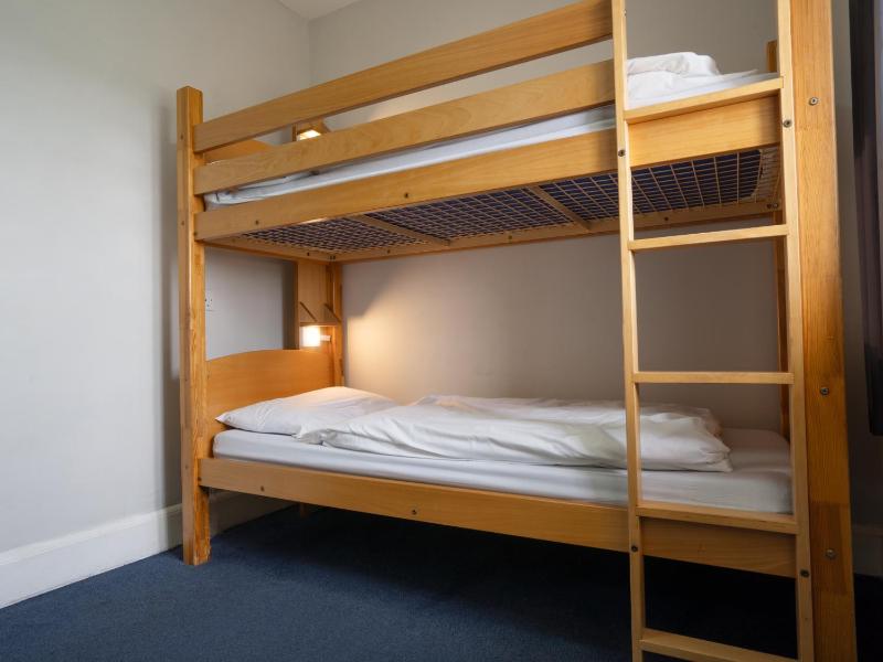 Twin Room image 4