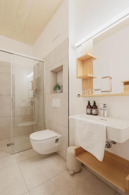 Single Room image 2