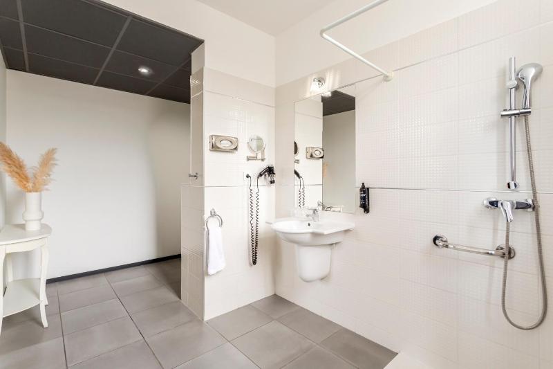 Superior Apartment image 2