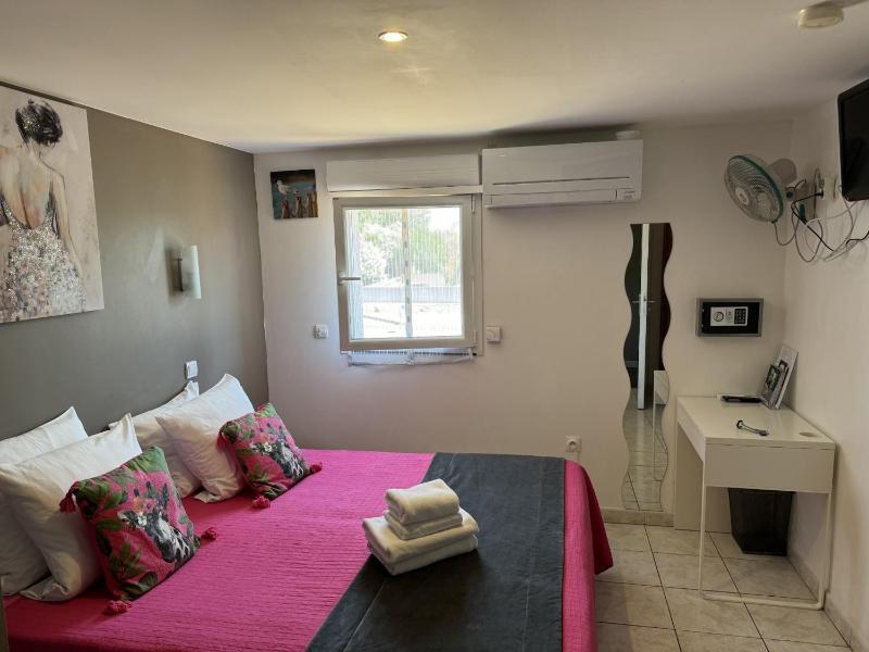 Comfort Double Room - Disability Access image 3
