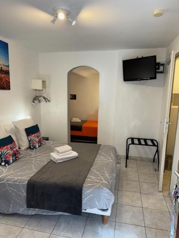 Standard Triple Room image 1