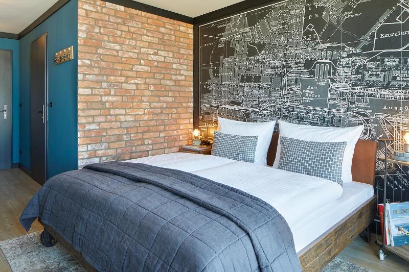 Economy Double Room image 3