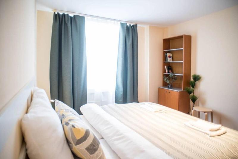 4-room home with AirCon and balcony free parking - image 6