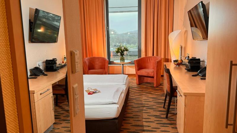 Economy Double Room image 4
